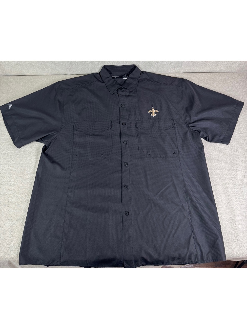 Antigua New Orleans Saints Black Short Sleeve Button-Up Shirt XL Polyester